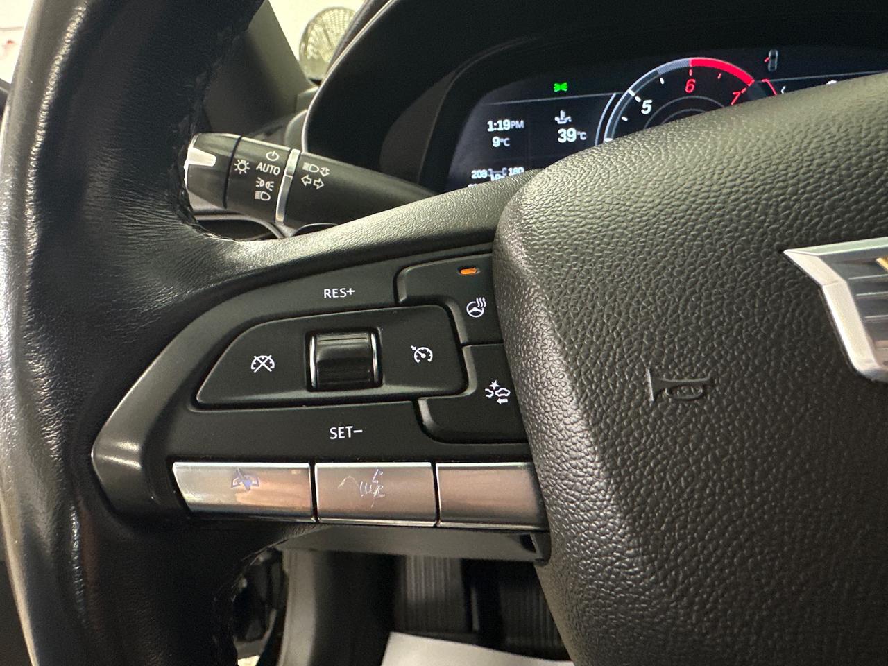2021 Cadillac CT4 Premium Luxury PREMIUM LUXURY/AWD/LEATHER/HEATED STEERING & SEATS/53KM/LOCAL TRADE! Photo