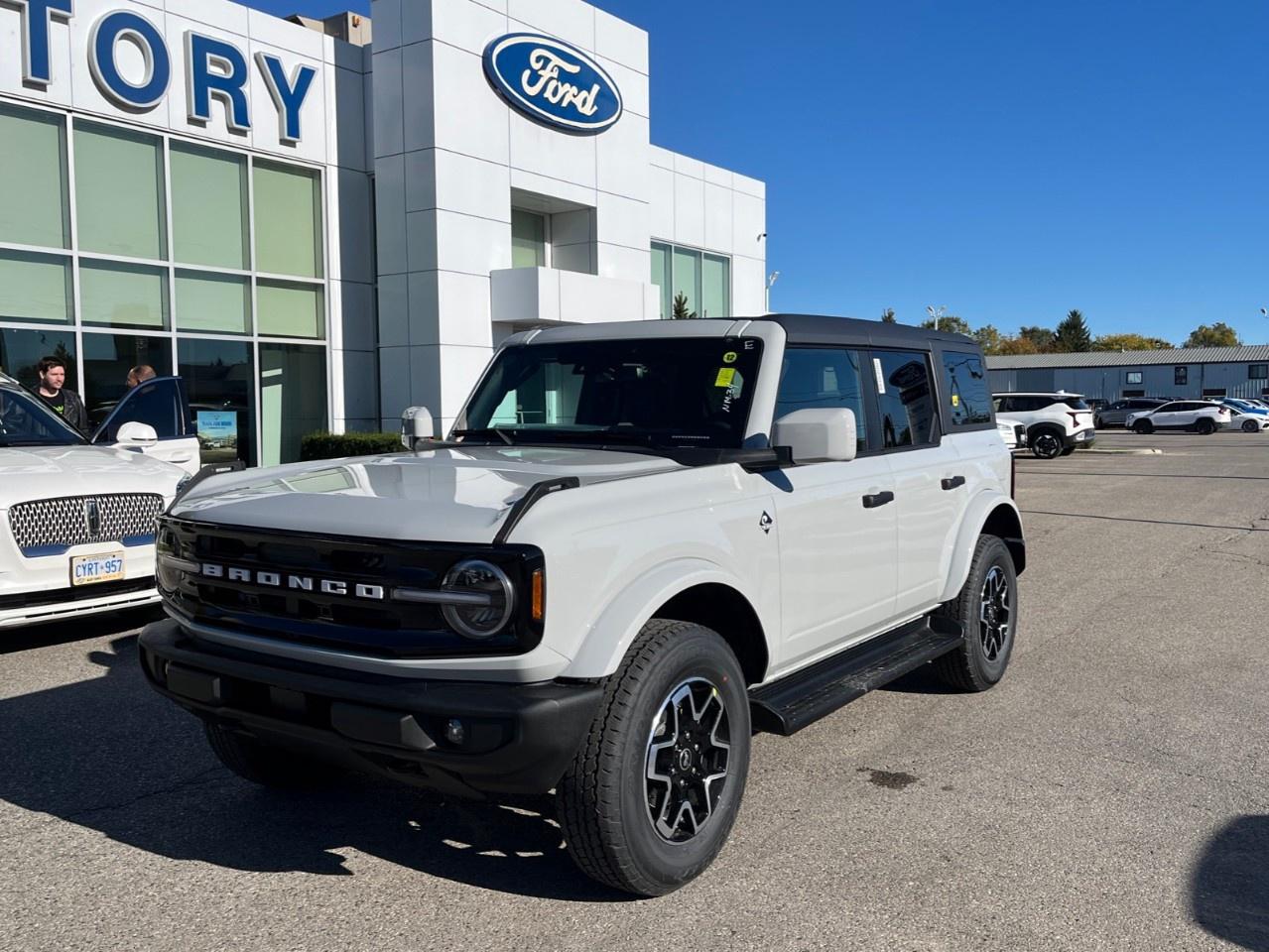 2026 Ford Bronco OUTER BANKS 4 DOOR 4X4 Photo0