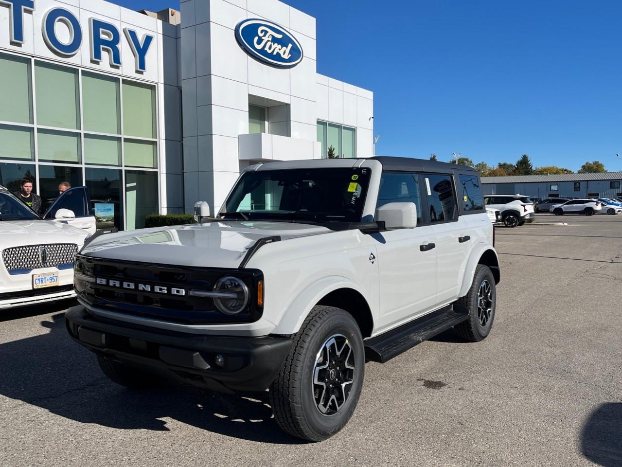 2026 Ford Bronco OUTER BANKS 4 DOOR 4X4 Photo