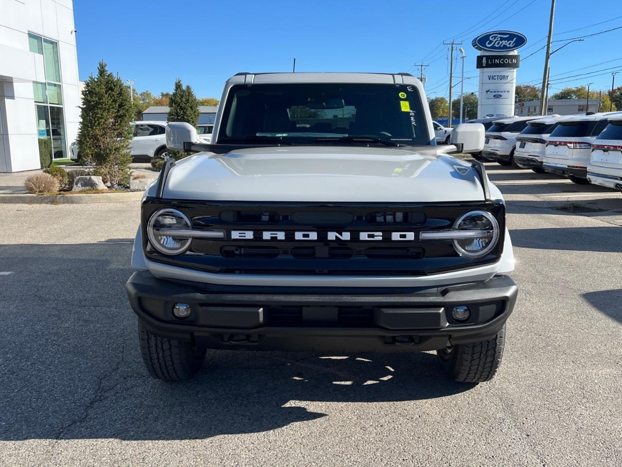 2026 Ford Bronco OUTER BANKS 4 DOOR 4X4 Photo