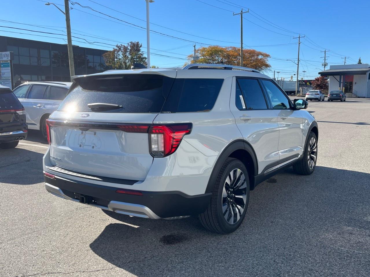 2027 Ford Explorer Platinum 4WD Photo