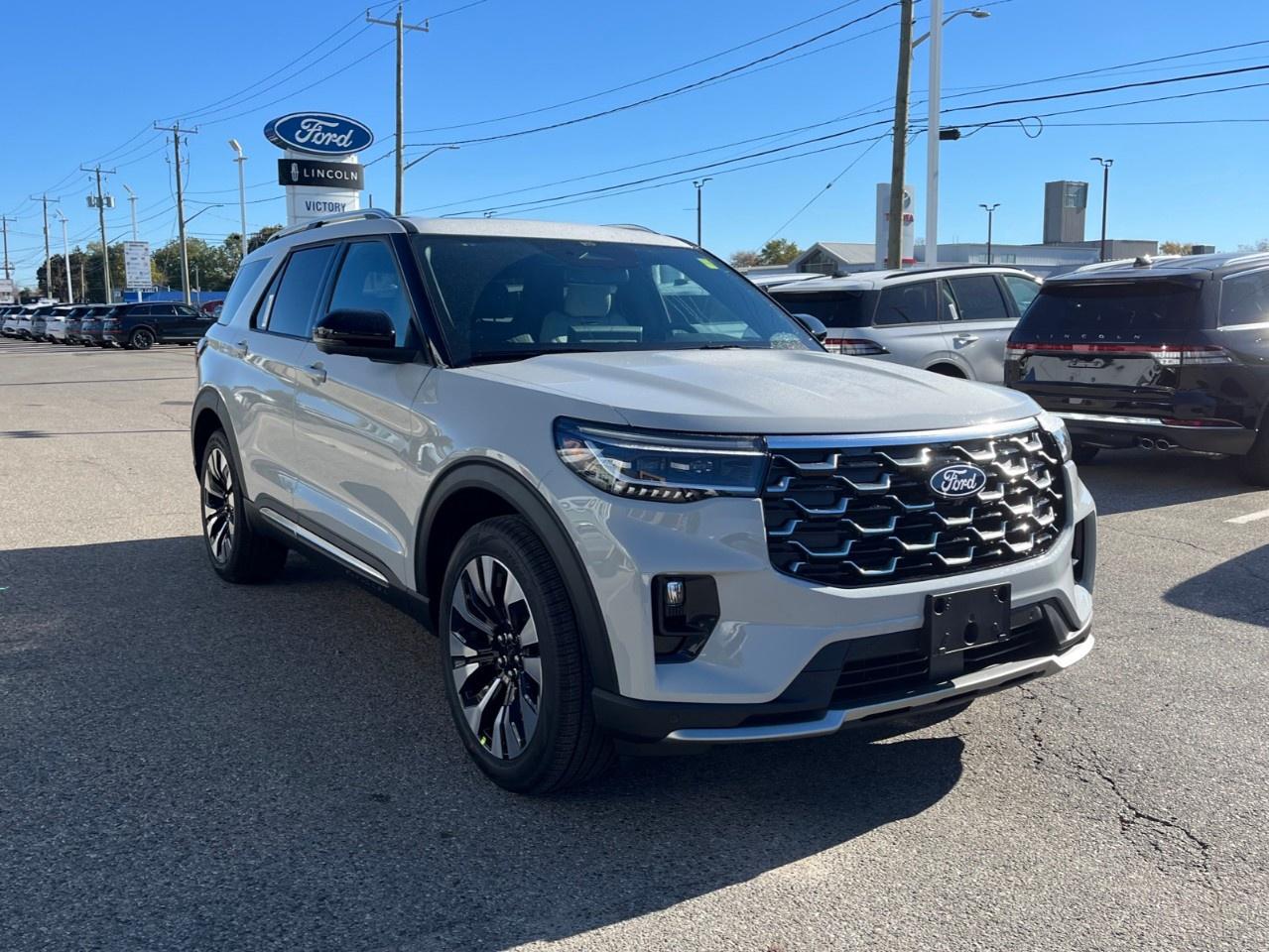 2027 Ford Explorer Platinum 4WD Photo