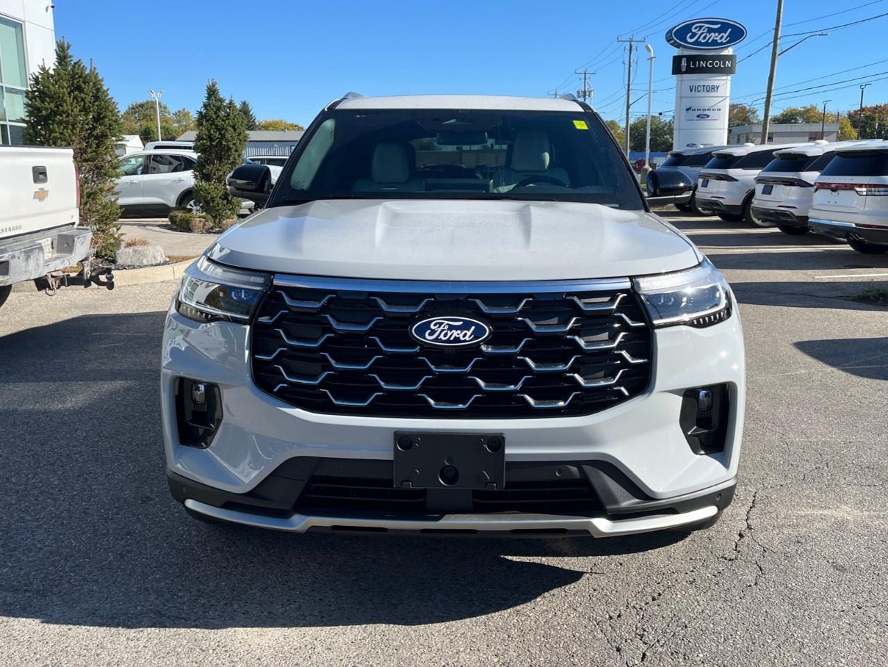 2027 Ford Explorer Platinum 4WD Photo