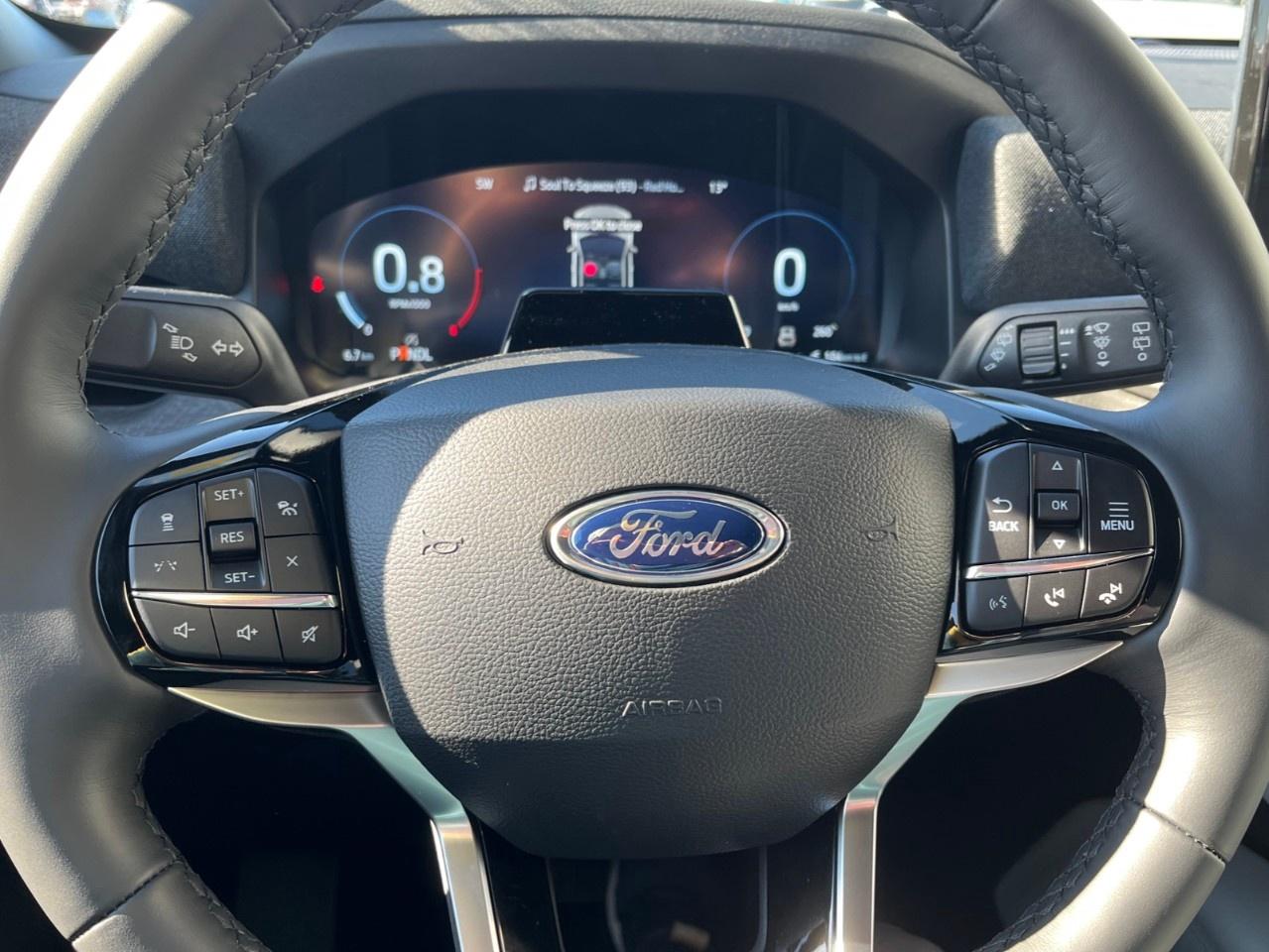 2027 Ford Explorer Platinum 4WD Photo
