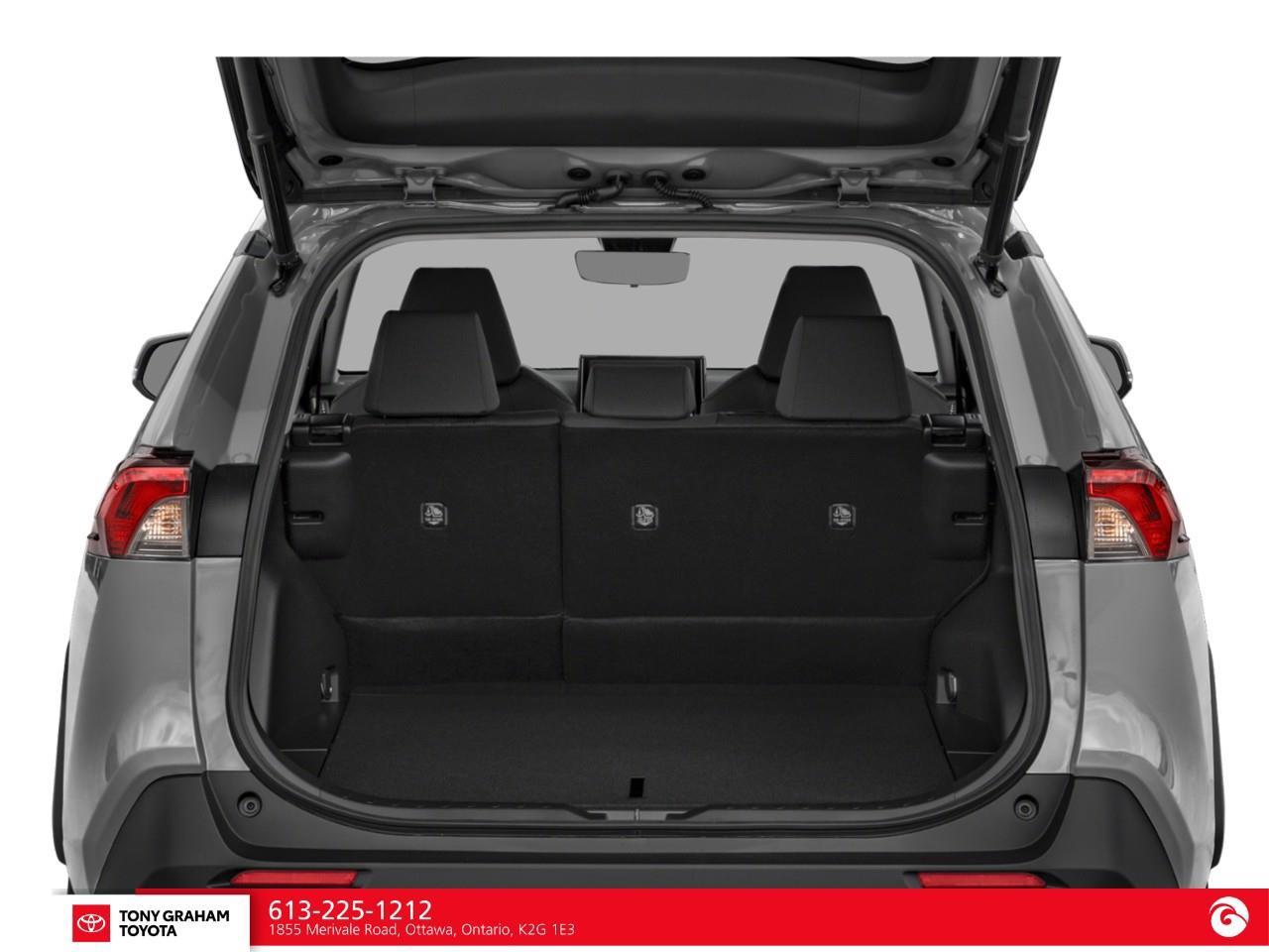 2022 Toyota RAV4 Hybrid XSE Photo