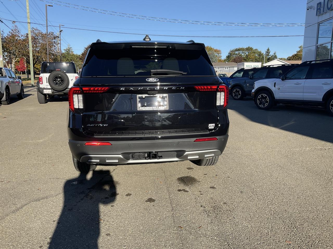 2027 Ford Explorer Active w/200A Pkg Photo3