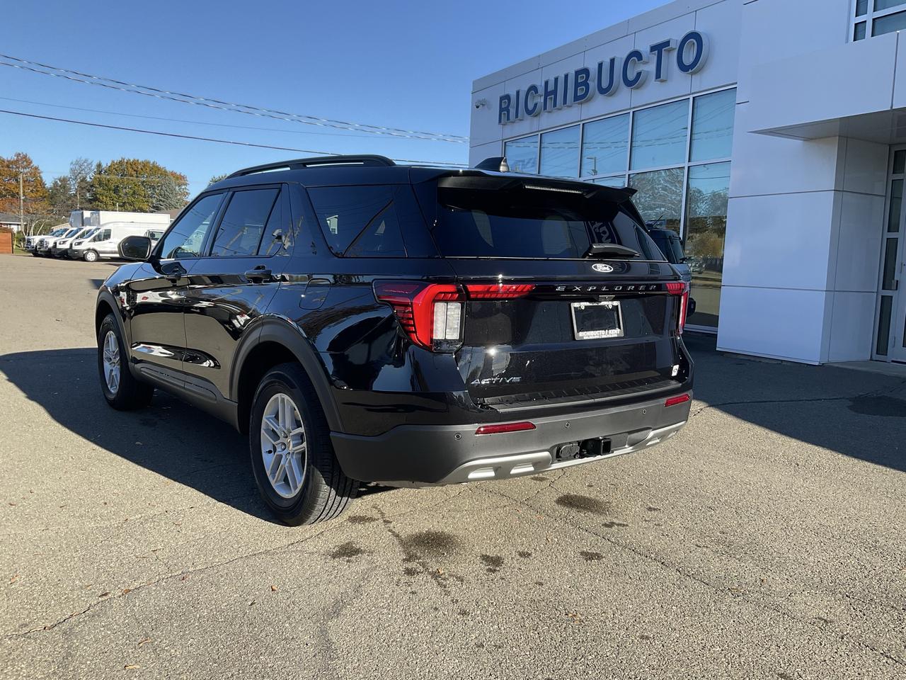 2027 Ford Explorer Active w/200A Pkg Photo2