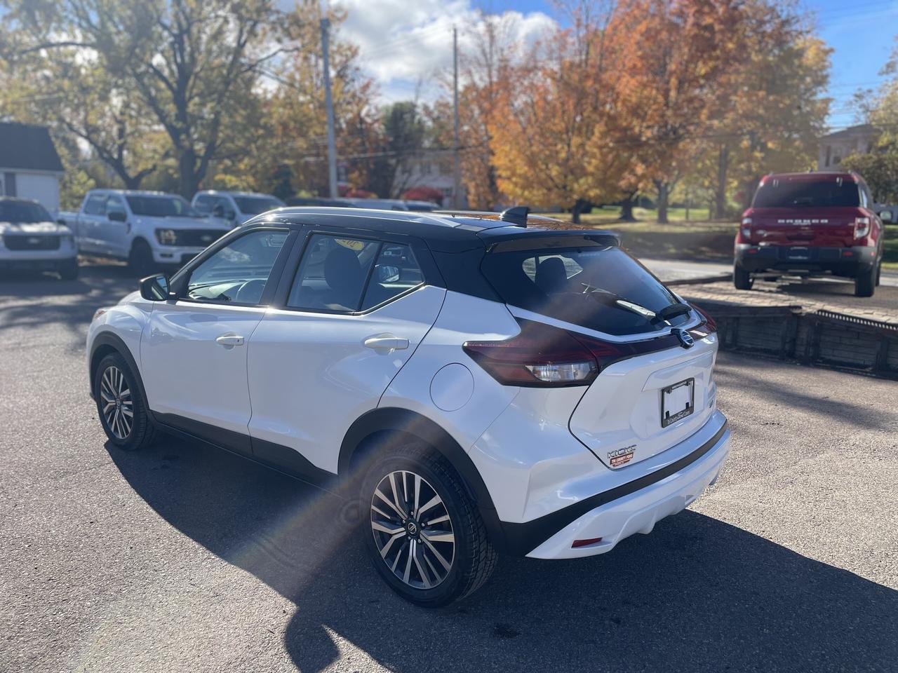 2021 Nissan Kicks SV Photo4