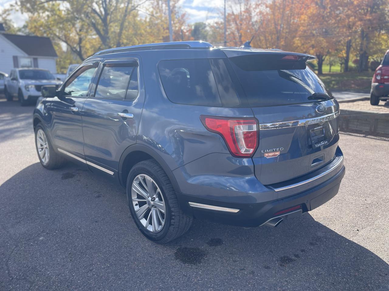 2018 Ford Explorer LIMITED Photo4