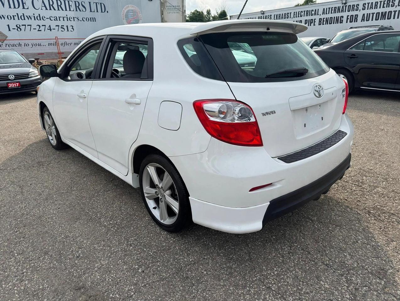 2010 Toyota Matrix XR Photo2