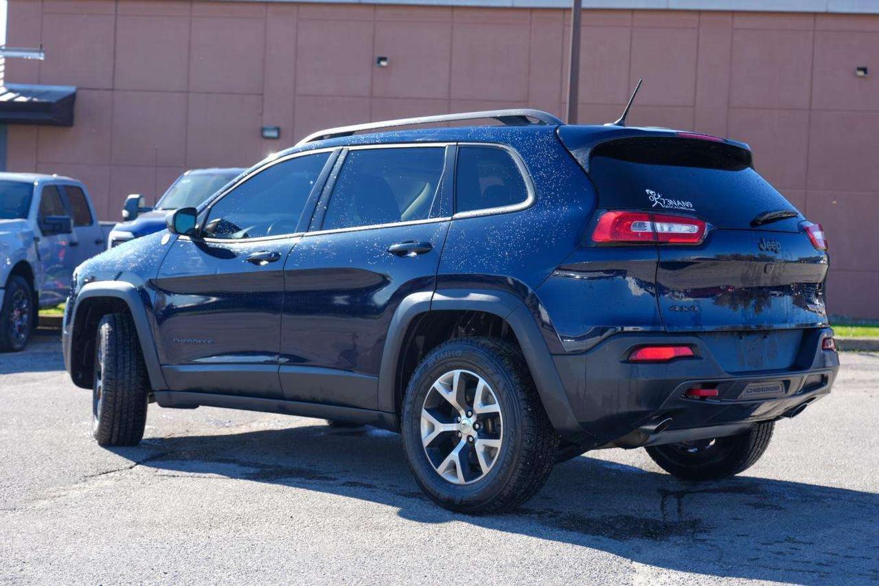 2015 Jeep Cherokee 4WD 4DR TRAILHAWK PANO SUN ROOF GREAT FIRST VEHICL Photo
