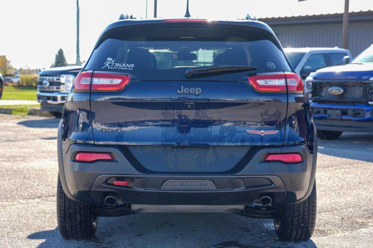 2015 Jeep Cherokee 4WD 4DR TRAILHAWK PANO SUN ROOF GREAT FIRST VEHICL Photo