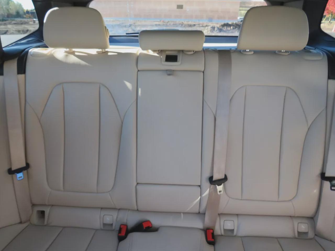 2018 BMW X3 xDrive30i | LOW KMS | AWD | Automatic | Alloy Wheels | Leather Seats | Multi-Zone Climate Control | Bluetooth Photo
