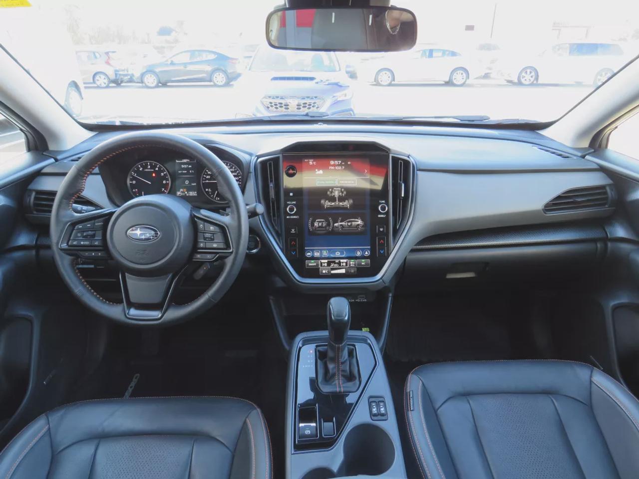2024 Subaru XV Crosstrek Limited | LOW KMS | AWD | Automatic | Alloy Wheels | Leather Seats | Climate Control | Sunroof | Navigation Photo4