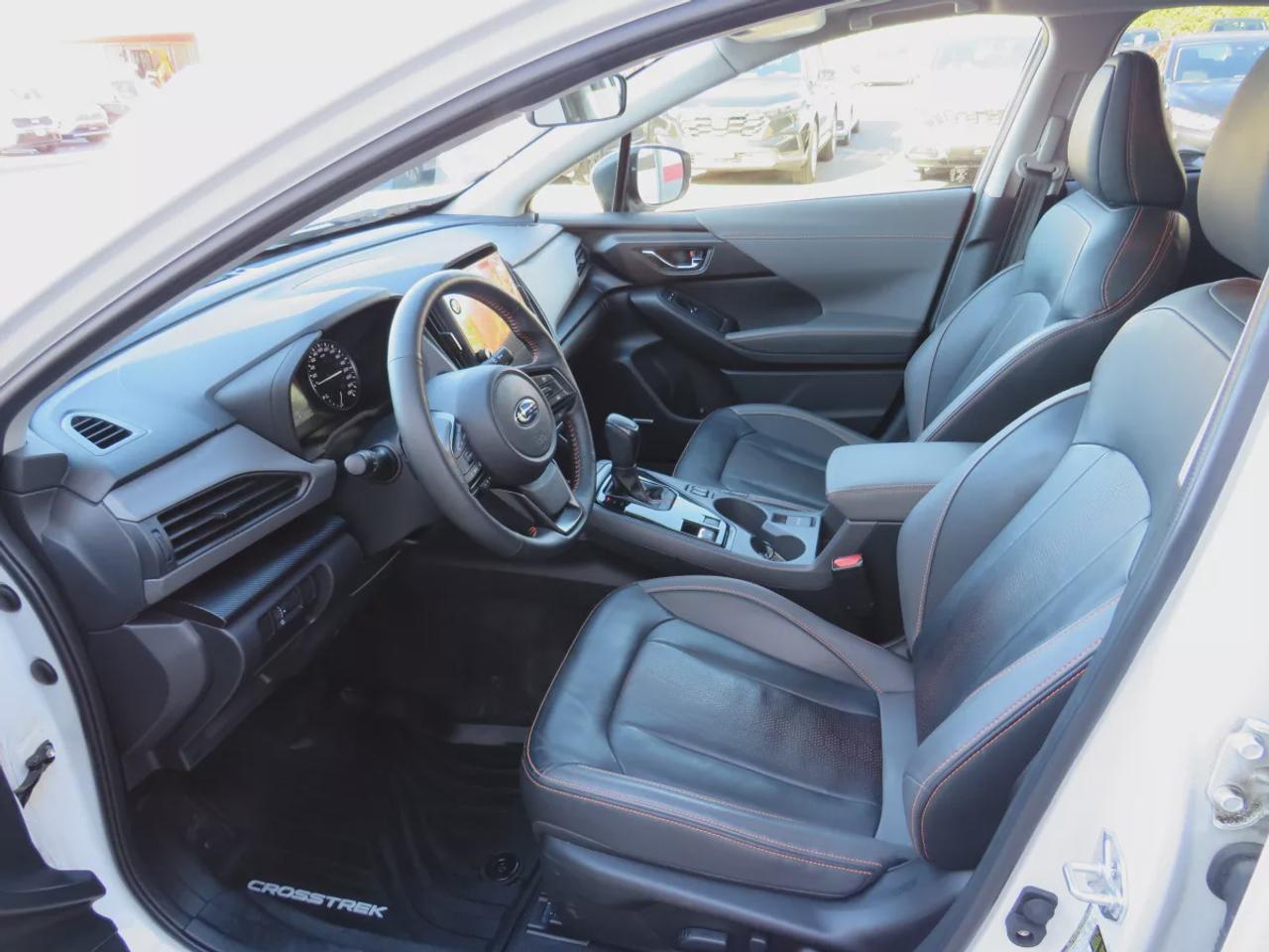 2024 Subaru XV Crosstrek Limited | LOW KMS | AWD | Automatic | Alloy Wheels | Leather Seats | Climate Control | Sunroof | Navigation Photo