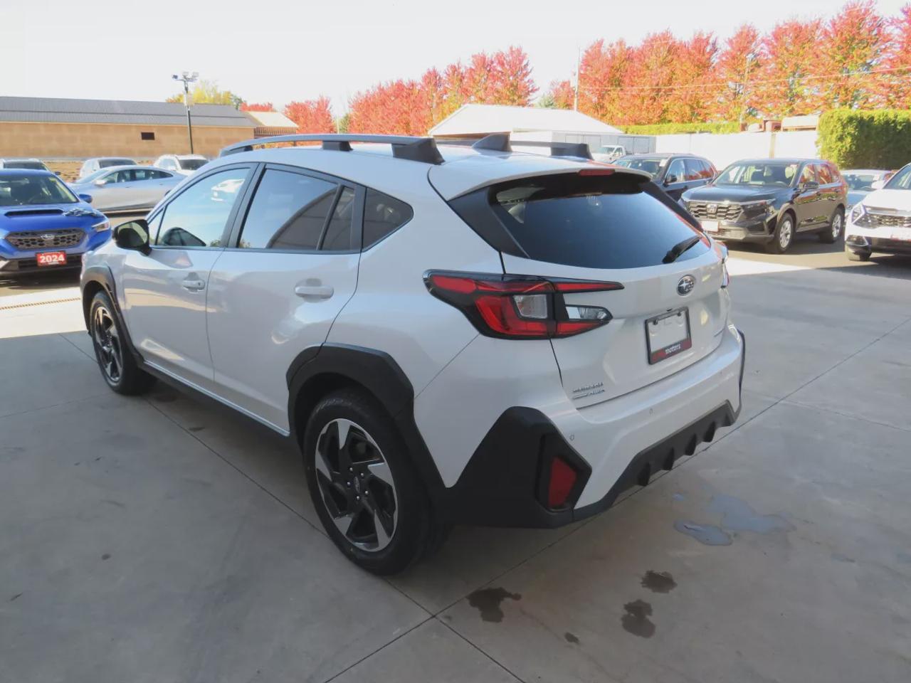 2024 Subaru XV Crosstrek Limited | LOW KMS | AWD | Automatic | Alloy Wheels | Leather Seats | Climate Control | Sunroof | Navigation Photo