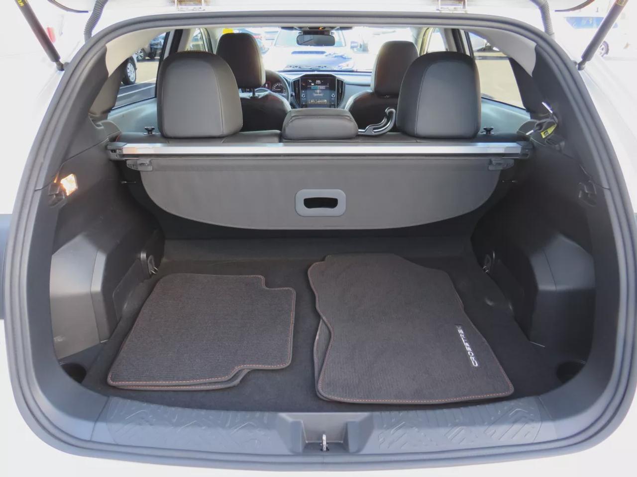 2024 Subaru XV Crosstrek Limited | LOW KMS | AWD | Automatic | Alloy Wheels | Leather Seats | Climate Control | Sunroof | Navigation Photo
