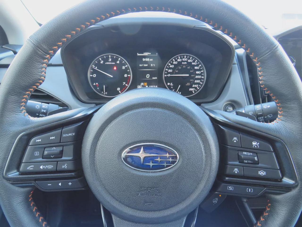 2024 Subaru XV Crosstrek Limited | LOW KMS | AWD | Automatic | Alloy Wheels | Leather Seats | Climate Control | Sunroof | Navigation Photo