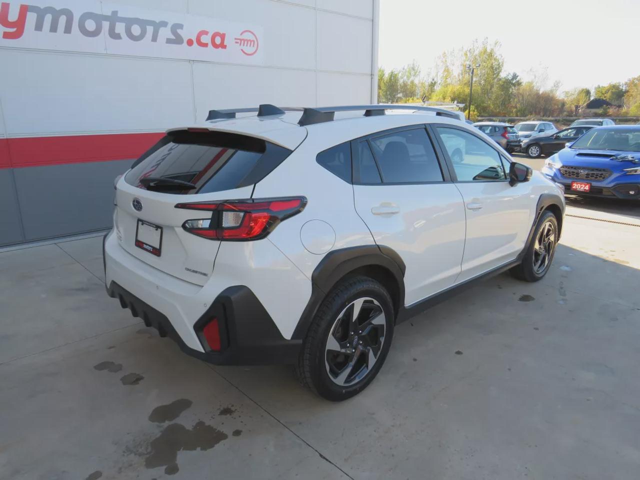 2024 Subaru XV Crosstrek Limited | LOW KMS | AWD | Automatic | Alloy Wheels | Leather Seats | Climate Control | Sunroof | Navigation Photo