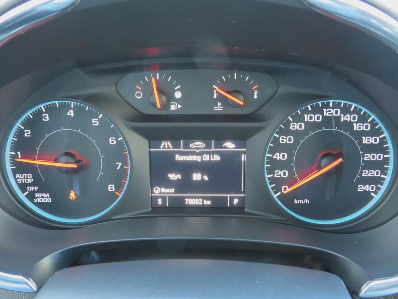 2017 Chevrolet Malibu LT| LOW KMS | FWD | Automatic | Alloy Wheels | Apple CarPlay & Android Auto | Bluetooth | Back-Up Camera | Cruise Control Photo