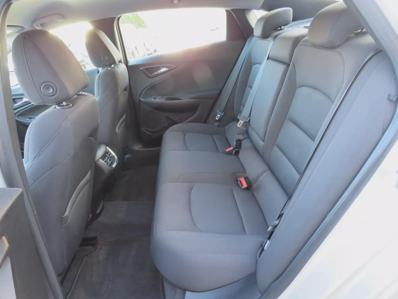 2017 Chevrolet Malibu LT| LOW KMS | FWD | Automatic | Alloy Wheels | Apple CarPlay & Android Auto | Bluetooth | Back-Up Camera | Cruise Control Photo