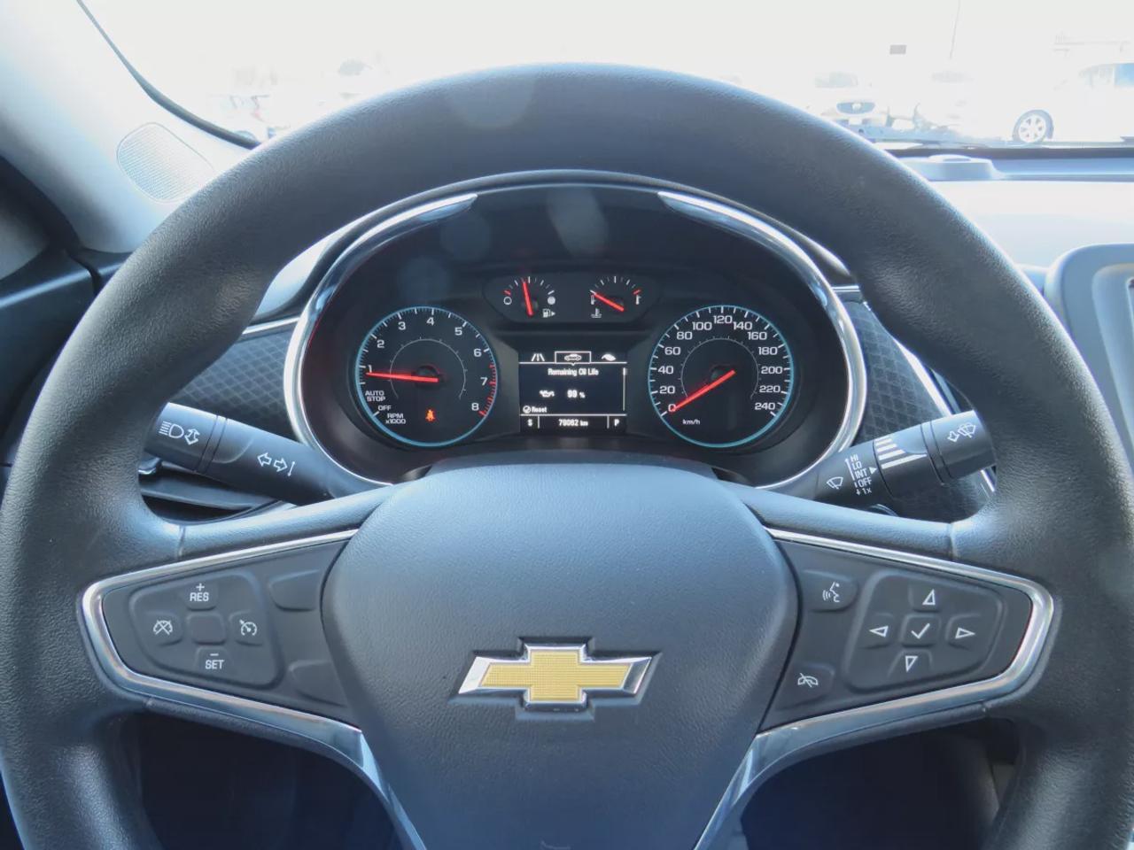 2017 Chevrolet Malibu LT| LOW KMS | FWD | Automatic | Alloy Wheels | Apple CarPlay & Android Auto | Bluetooth | Back-Up Camera | Cruise Control Photo
