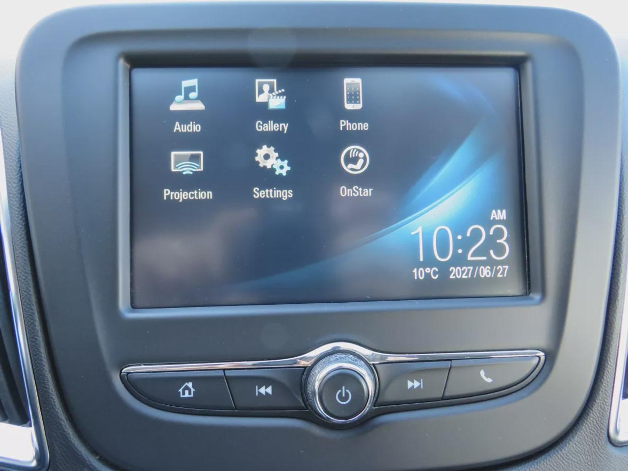 2017 Chevrolet Malibu LT| LOW KMS | FWD | Automatic | Alloy Wheels | Apple CarPlay & Android Auto | Bluetooth | Back-Up Camera | Cruise Control Photo