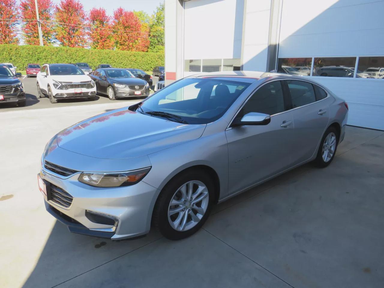 2017 Chevrolet Malibu LT| LOW KMS | FWD | Automatic | Alloy Wheels | Apple CarPlay & Android Auto | Bluetooth | Back-Up Camera | Cruise Control Photo