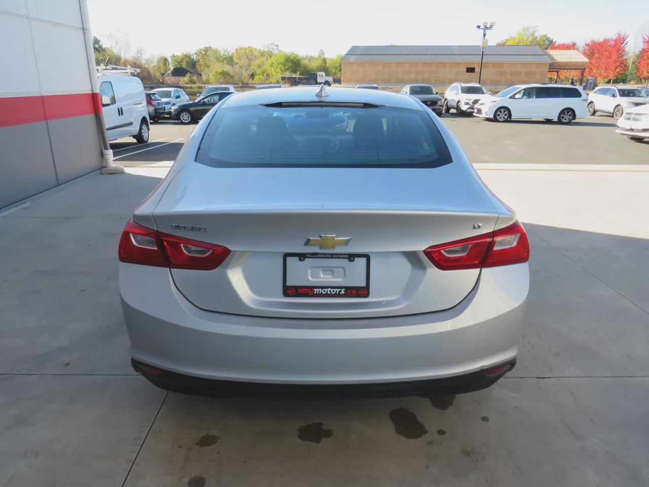 2017 Chevrolet Malibu LT| LOW KMS | FWD | Automatic | Alloy Wheels | Apple CarPlay & Android Auto | Bluetooth | Back-Up Camera | Cruise Control Photo