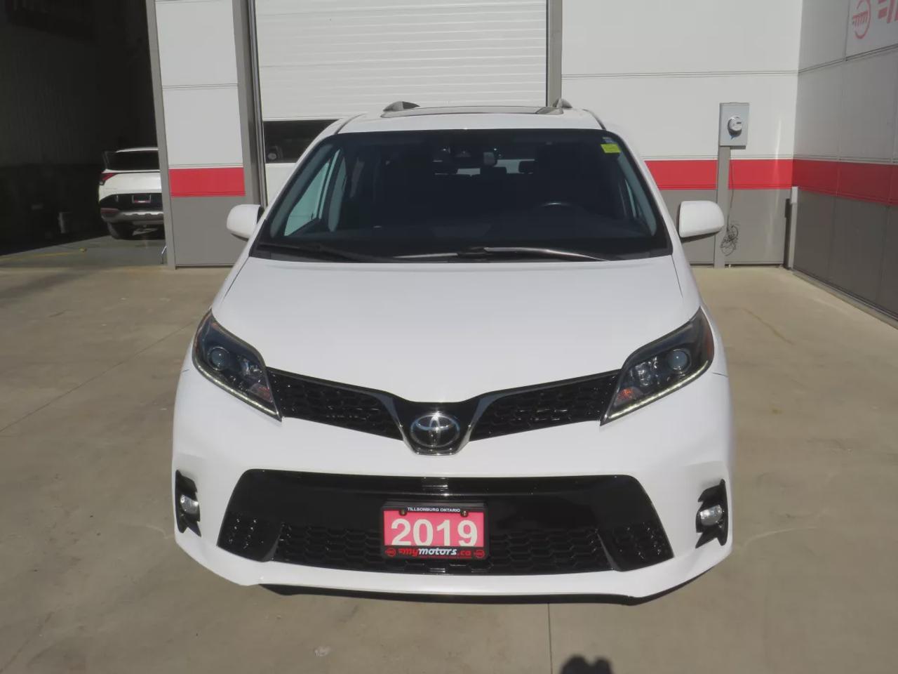 2019 Toyota Sienna SE | LOW KMS | FWD | Automatic | 8-Passenger | Alloy Wheels | Leather Seats | Heated Seats | Climate Control | Apple CarPlay Photo5