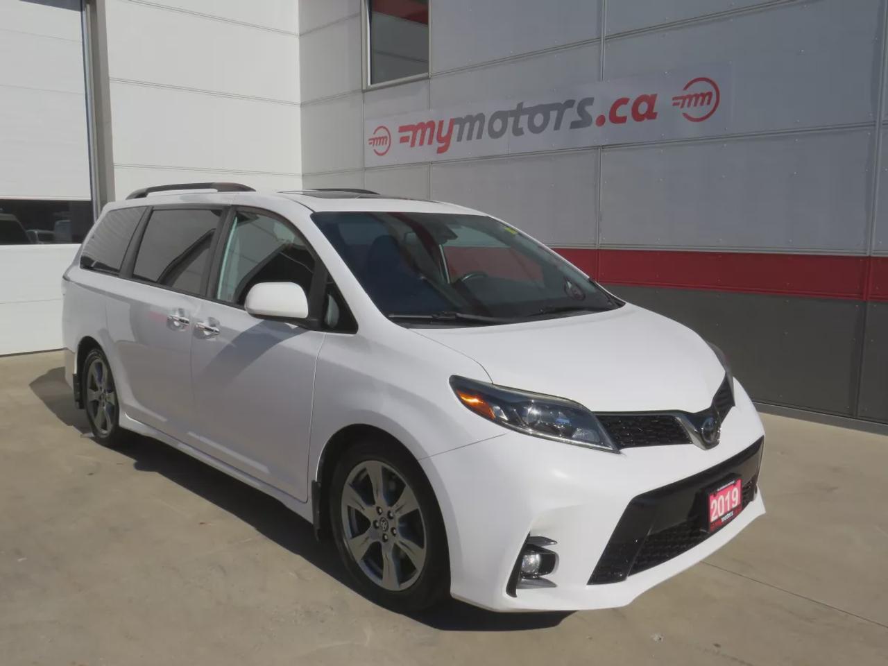 2019 Toyota Sienna SE | LOW KMS | FWD | Automatic | 8-Passenger | Alloy Wheels | Leather Seats | Heated Seats | Climate Control | Apple CarPlay Photo0