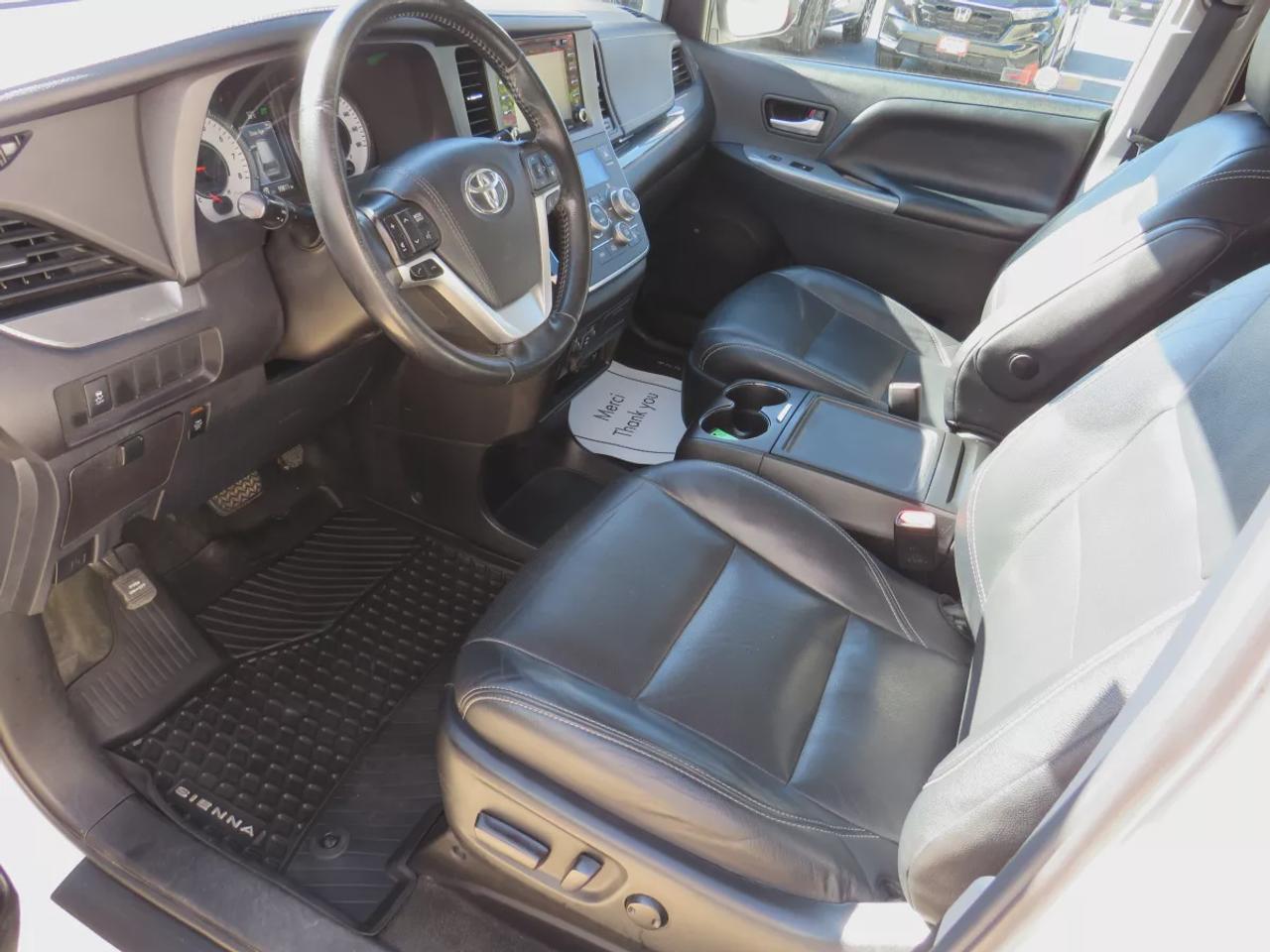 2019 Toyota Sienna SE | LOW KMS | FWD | Automatic | 8-Passenger | Alloy Wheels | Leather Seats | Heated Seats | Climate Control | Apple CarPlay Photo