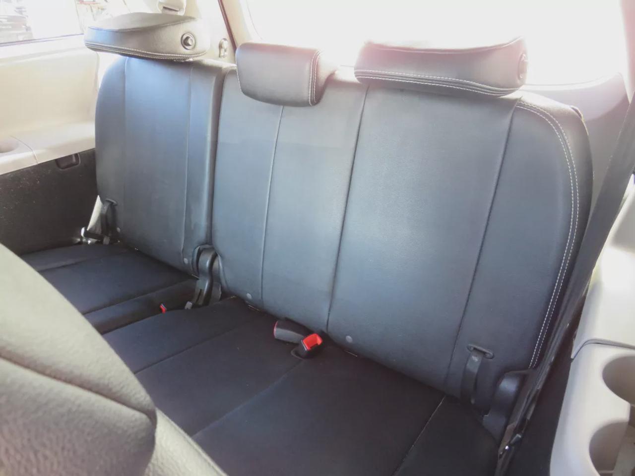 2019 Toyota Sienna SE | LOW KMS | FWD | Automatic | 8-Passenger | Alloy Wheels | Leather Seats | Heated Seats | Climate Control | Apple CarPlay Photo