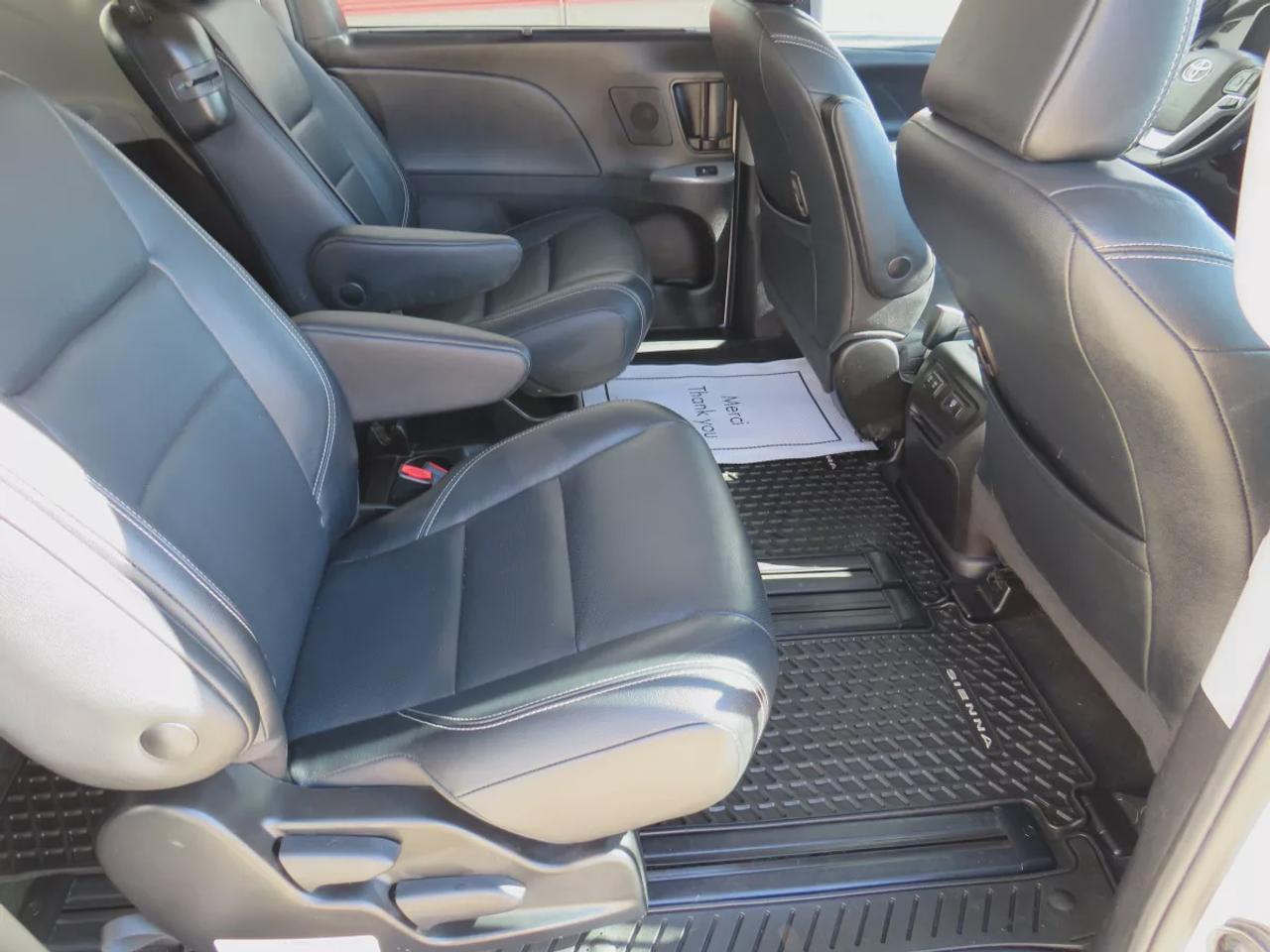 2019 Toyota Sienna SE | LOW KMS | FWD | Automatic | 8-Passenger | Alloy Wheels | Leather Seats | Heated Seats | Climate Control | Apple CarPlay Photo