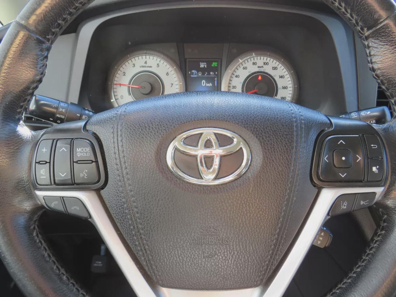 2019 Toyota Sienna SE | LOW KMS | FWD | Automatic | 8-Passenger | Alloy Wheels | Leather Seats | Heated Seats | Climate Control | Apple CarPlay Photo