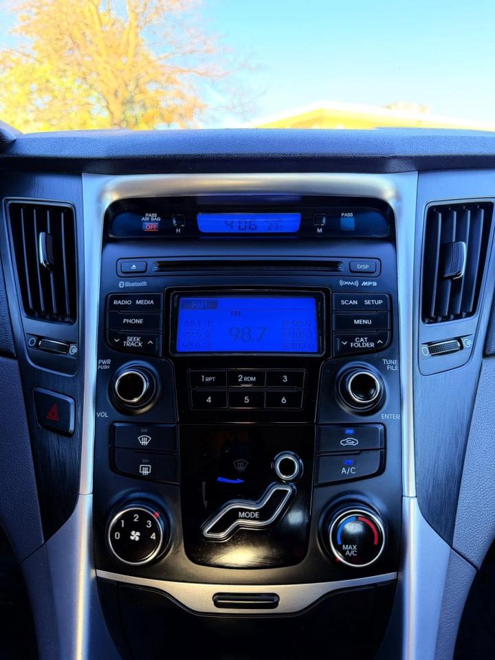 2013 Hyundai Sonata 4dr Sedan 2.4L Automatic GLS Photo