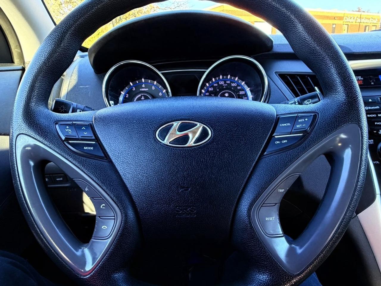 2013 Hyundai Sonata 4dr Sedan 2.4L Automatic GLS Photo