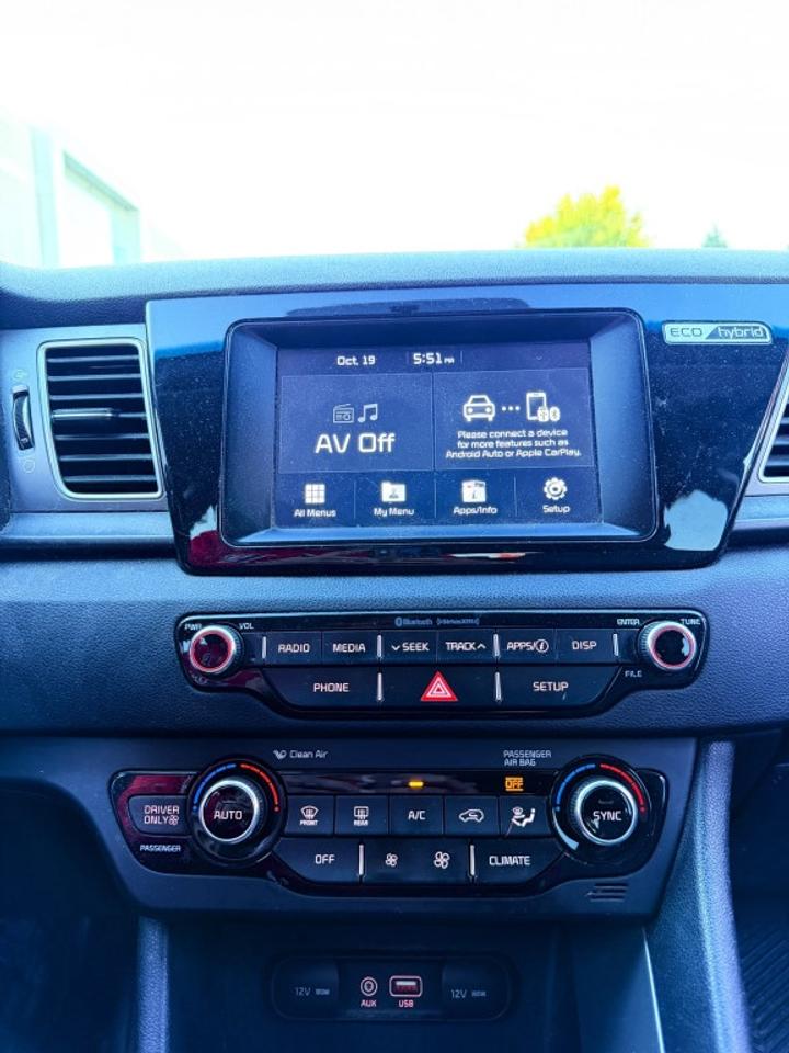 2018 Kia NIRO FE 4dr Front-wheel Drive Sport Utility Automatic Photo