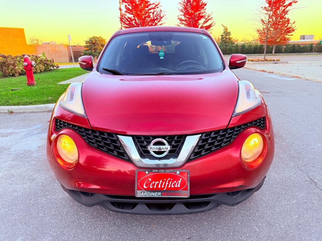 2015 Nissan Juke SV 4dr Front-wheel Drive Photo