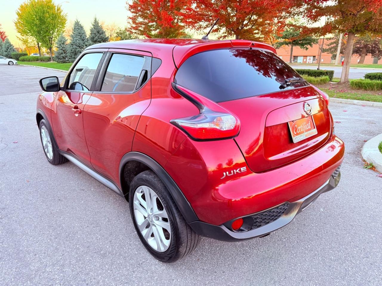 2015 Nissan Juke SV 4dr Front-wheel Drive Photo