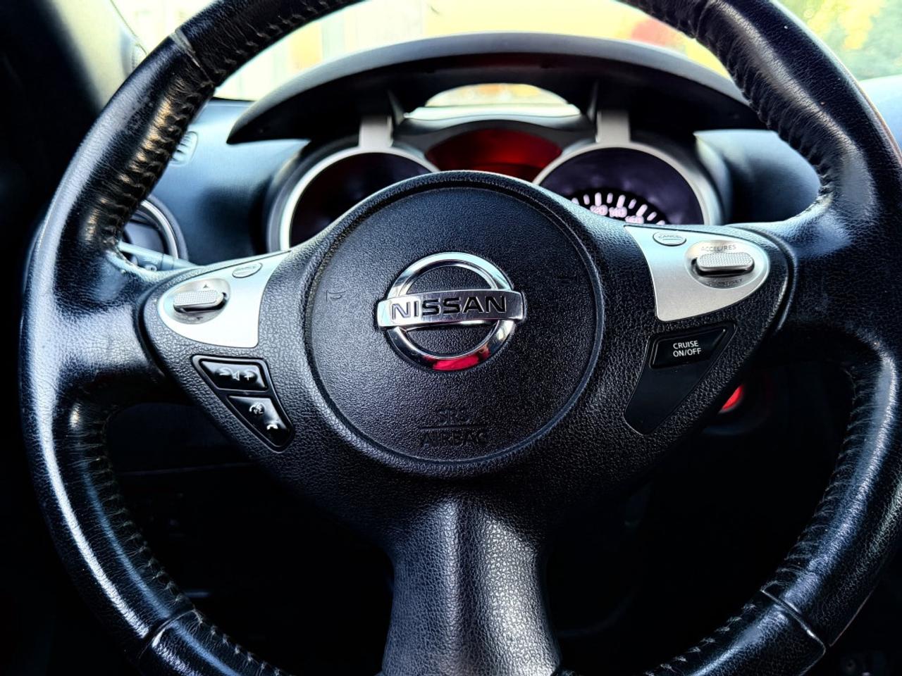 2015 Nissan Juke SV 4dr Front-wheel Drive Photo