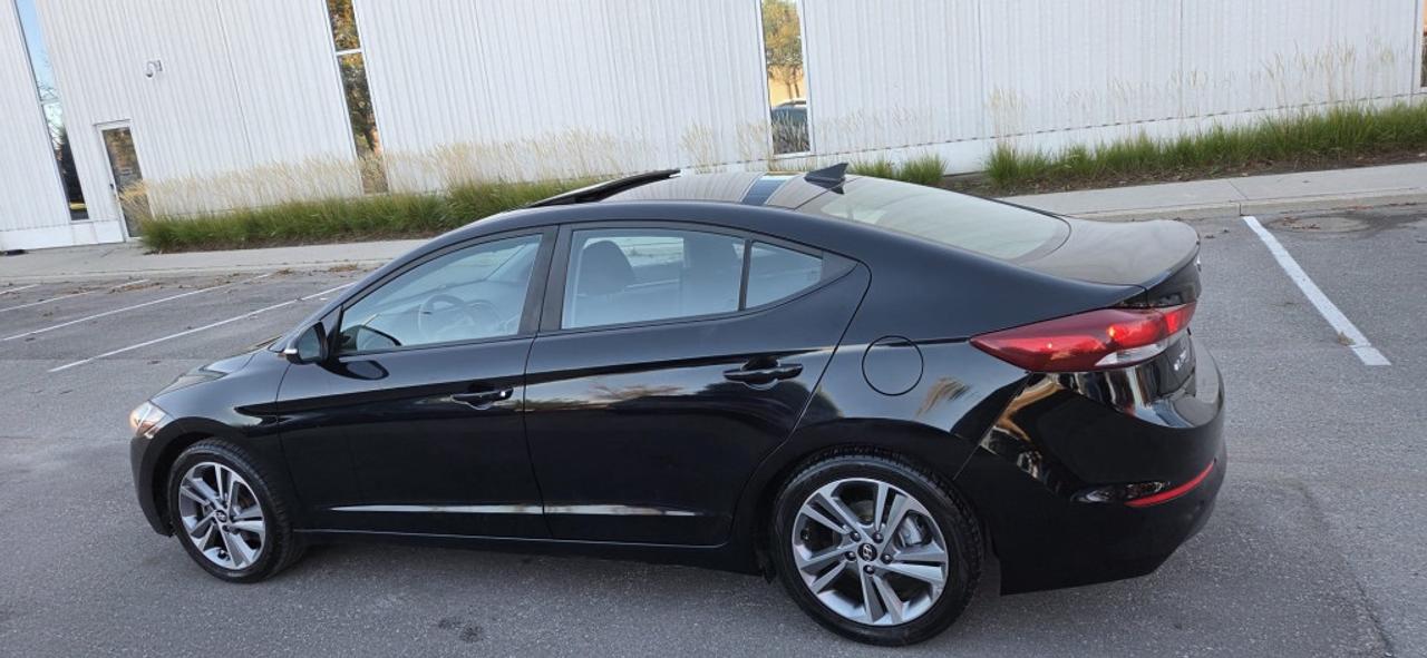 2017 Hyundai Elantra 4dr Sedan Automatic Limited SE Photo4