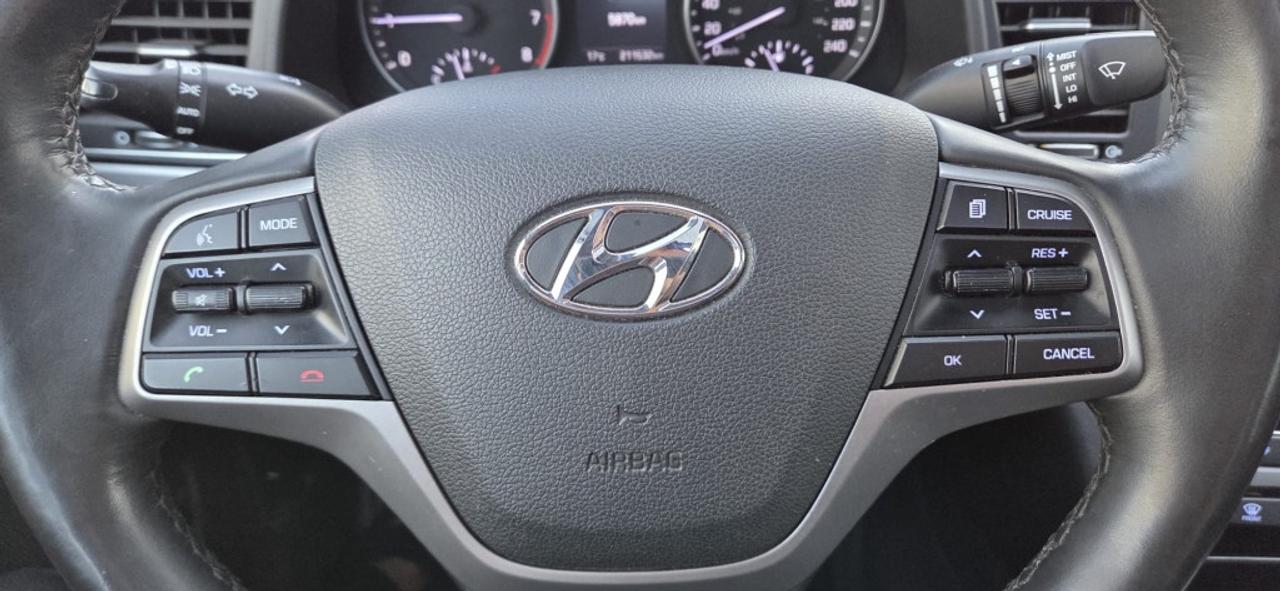 2017 Hyundai Elantra 4dr Sedan Automatic Limited SE Photo