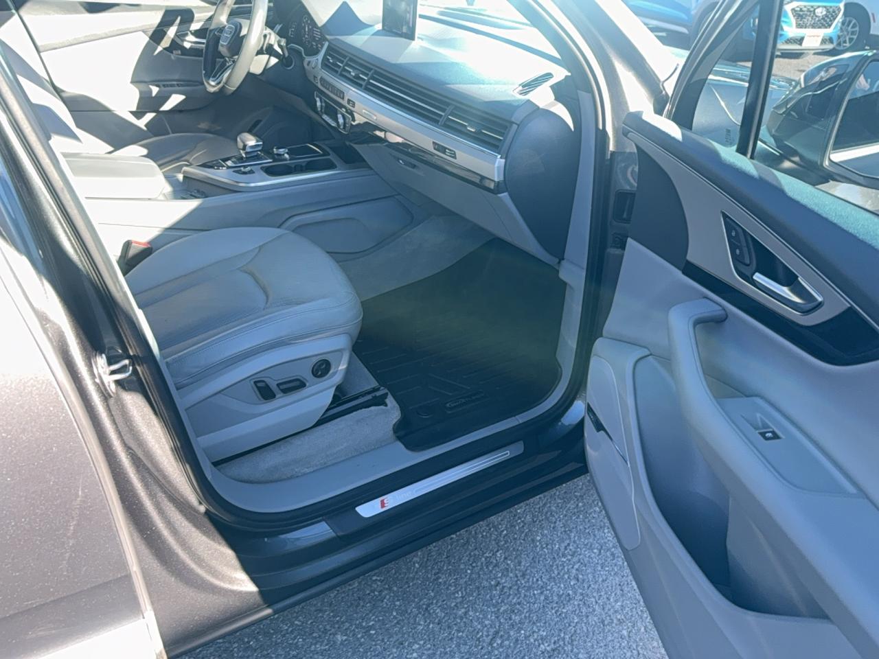2017 Audi Q7 3.0T Technik
