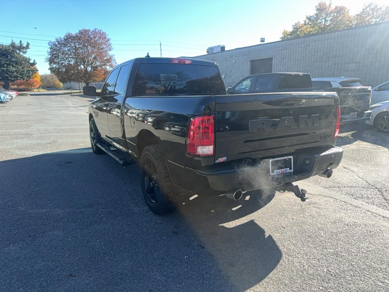 2019 RAM 1500 Classic EXPRESS Photo2