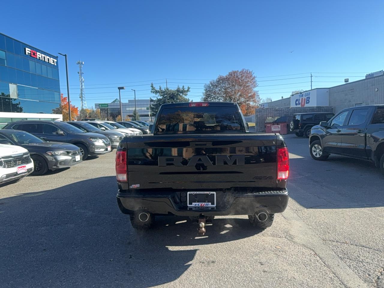 2019 RAM 1500 Classic EXPRESS Photo3