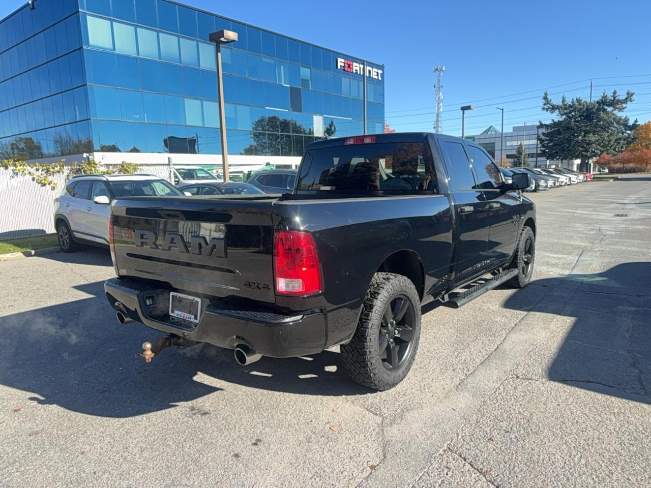 2019 RAM 1500 Classic EXPRESS Photo4