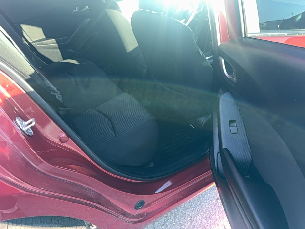 2016 Mazda MAZDA3 GS Photo