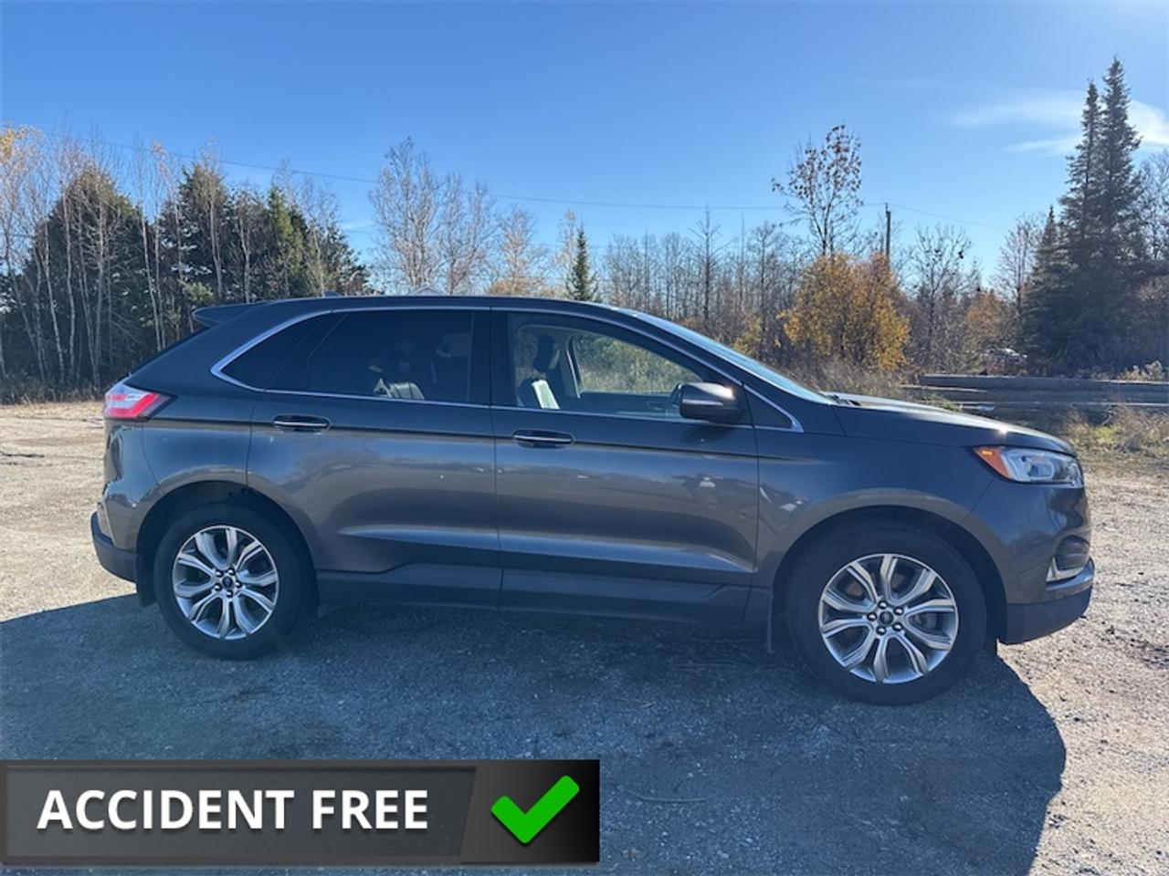 2019 Ford Edge Titanium AWD  - Trade-in - Non-smoker - $200 B/W Photo1