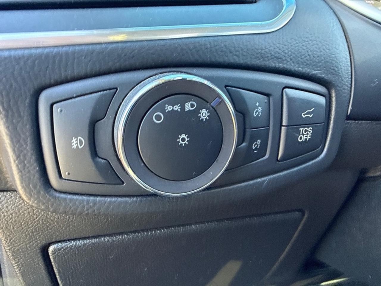 2019 Ford Edge Titanium AWD  - Trade-in - Non-smoker - $200 B/W Photo